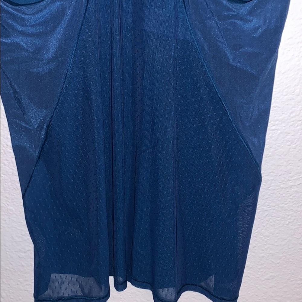 Lululemon Tank - Picture 3 of 5